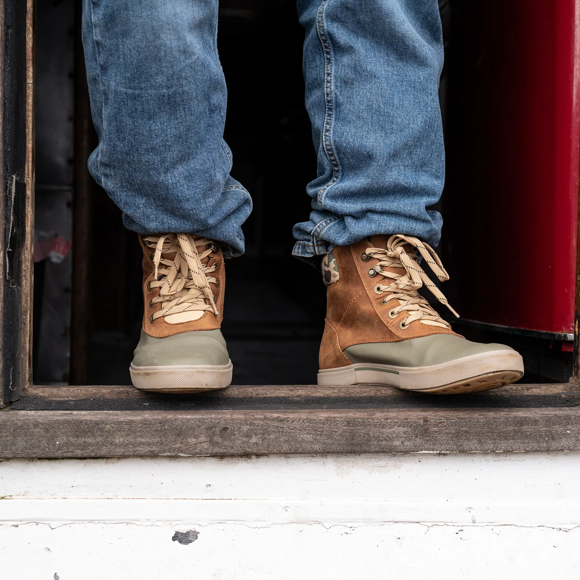 Men's Leather Lace Ankle Deck Boot - Image 2
