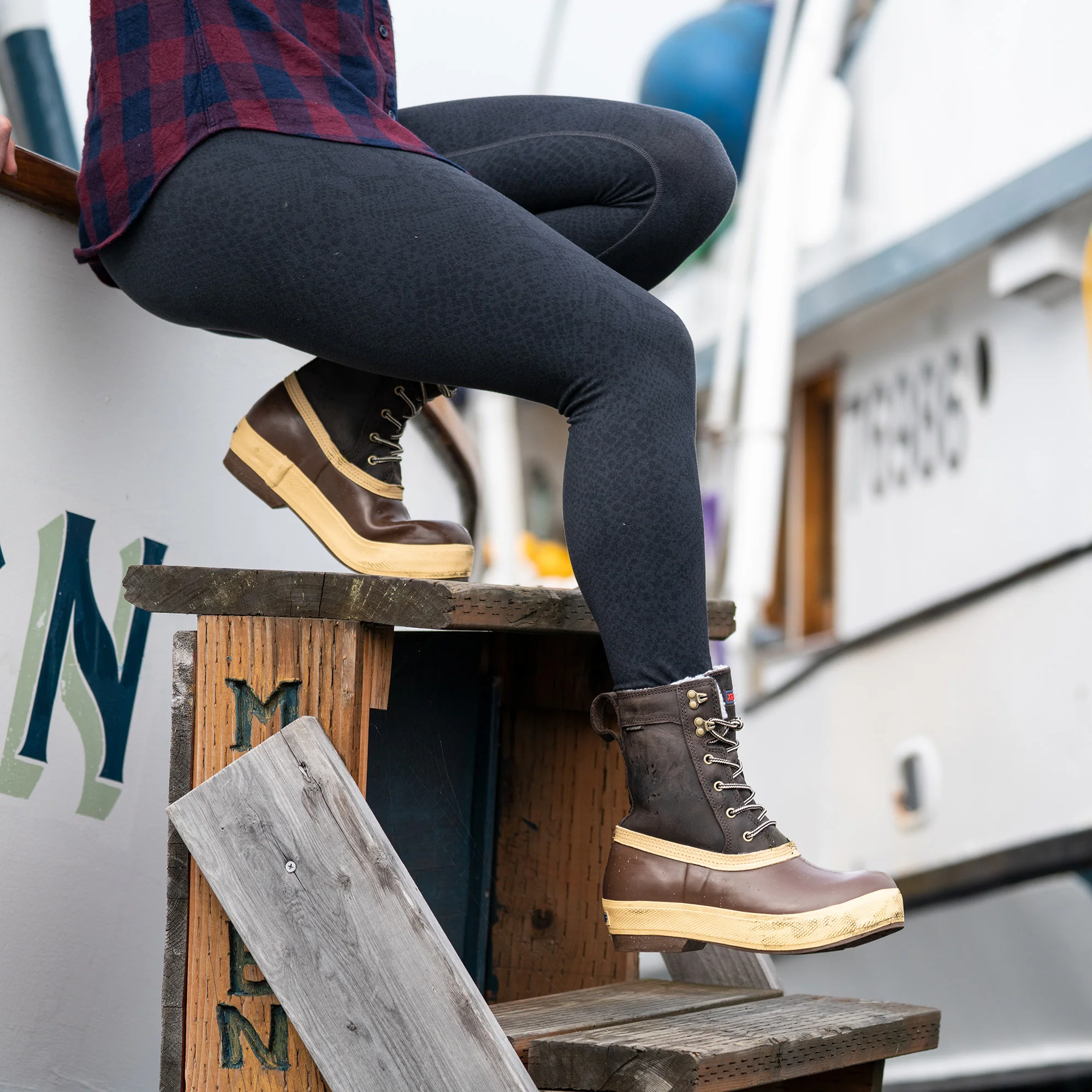 Women's 8" Insulated Legacy Lace Boot - Image 2